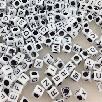 20 peças/Monte Branco Handmade/DIY Quadrado/Redondo Letra do Alfabeto Esferas de Acrílico Cubo para Fazer Jóias Tear Banda Pulseiras