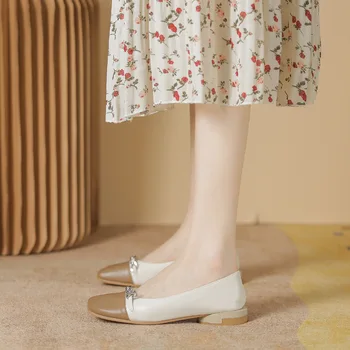 2022 Mulheres Única Sapatos Rasos Boca Da Primavera Novo Preguiçoso Estilo Fada Gentil Versátil Meio Grossa Calcanhar De Cor Sólida Sapatos Femininos